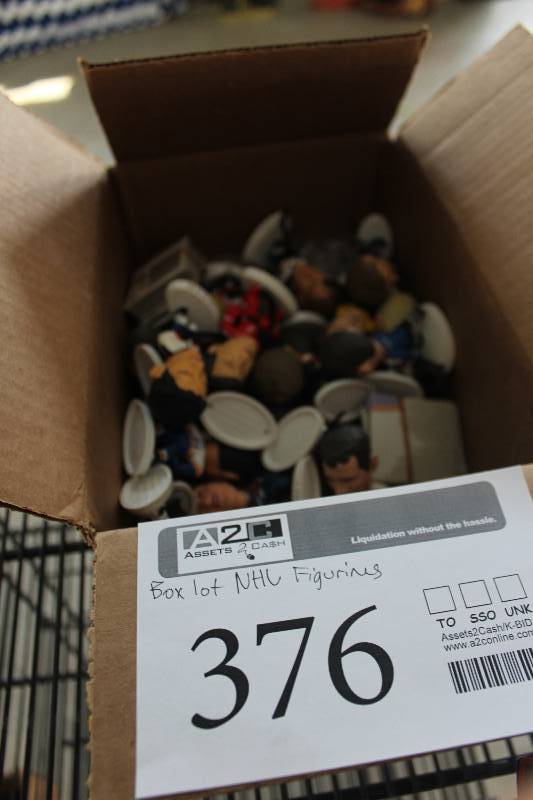 lot 376 image: Box Lot of NHL Figurines