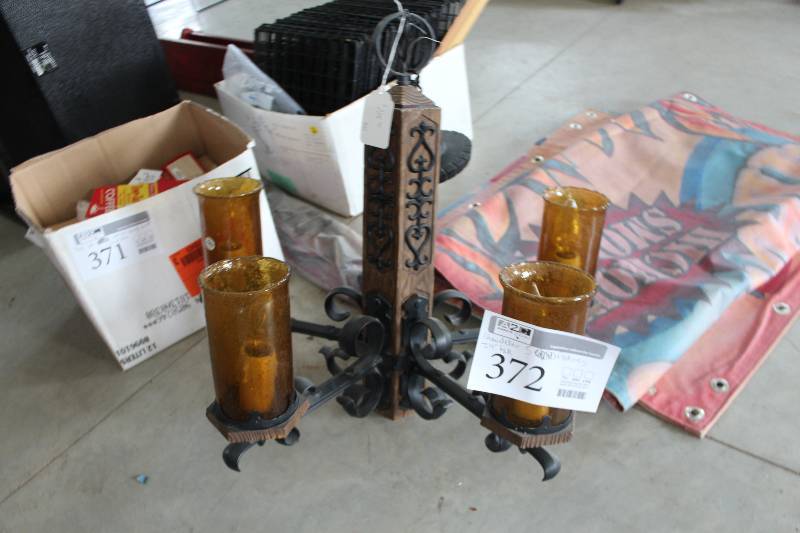 lot 372 image: 5-Light Chandelier
