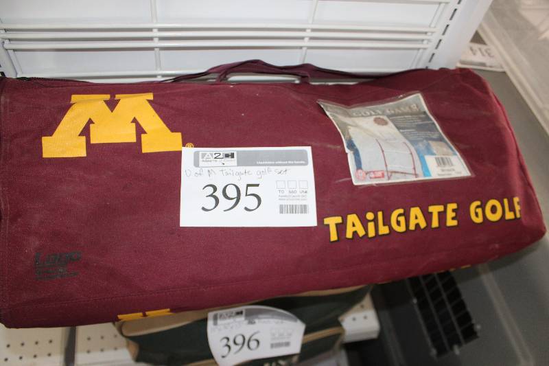 lot 395 image: University of Minnesota Tailgate Golf Set