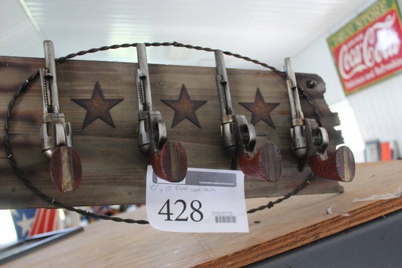 lot 428 image: Pistol Dcor Coat Rack