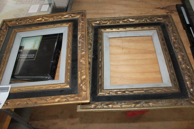 lot 447 image: Lot of (2) Wood Carved Frames
