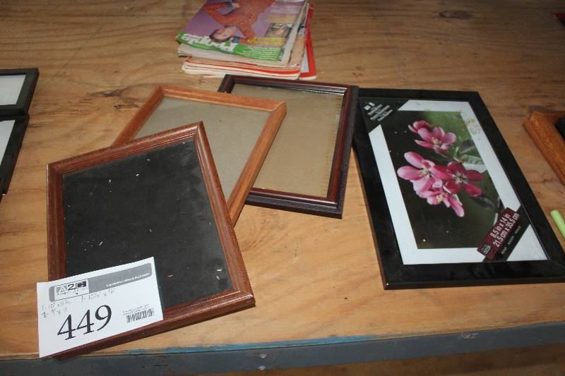 lot 449 image: Lot of (4) Picture Frames