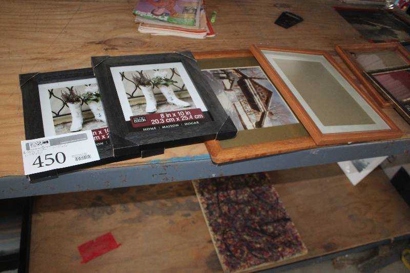 lot 450 image: Lot of (4) Picture Frames