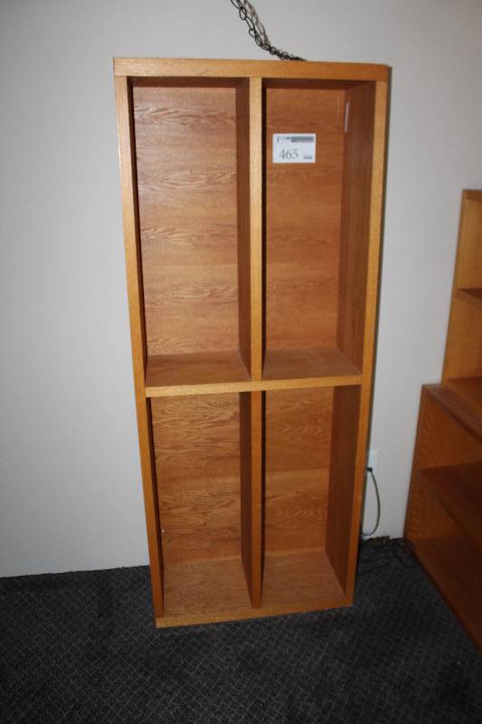lot 465 image: 4-Shelf Wood Bookcase