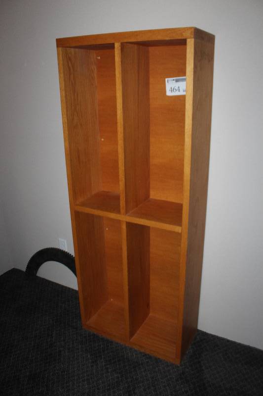 lot 464 image: 4-Shelf Wood Bookcase
