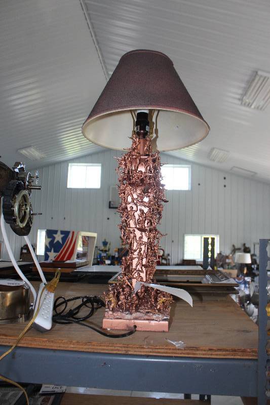 lot 472 image: Decorative Table Lamp