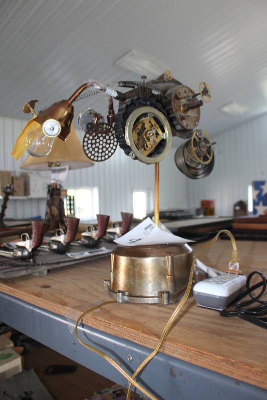 lot 471 image: Hand-made Desk Lamp