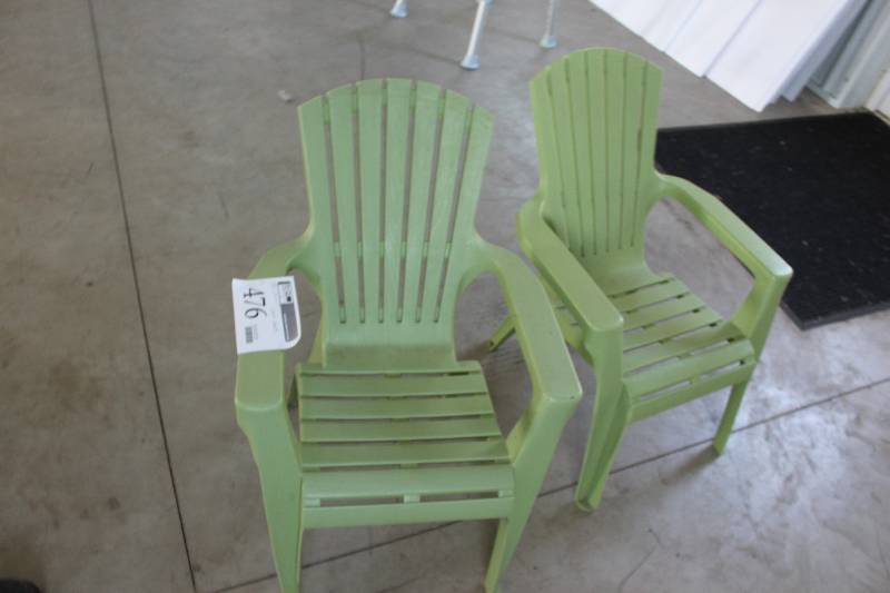 lot 476 image: Lot of (2) Lawn Chairs