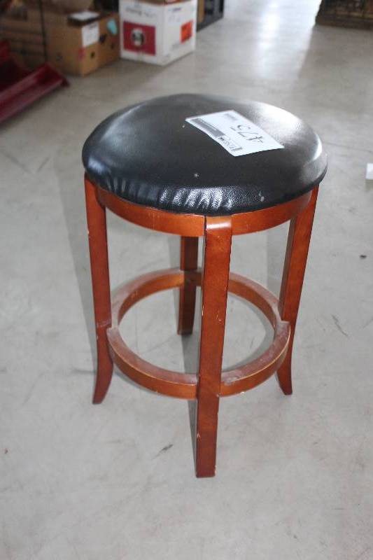 lot 475 image: Padded Bar Stool