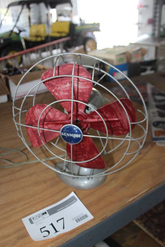 lot 517 image: Kenmore Table Cage Fan
