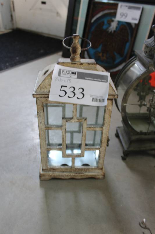 lot 533 image: Lamp Table