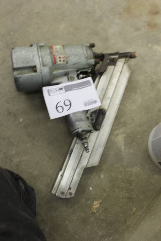 lot 69 image: Hitachi Air 3.25in. Strip Framing Nailer