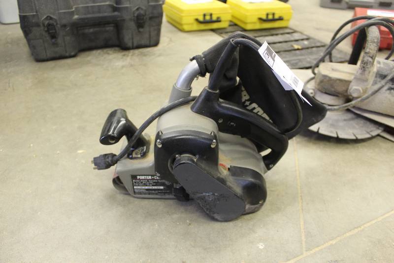 lot 73 image: Porter-Cable Variable Speed 3x21in. Belt Sander