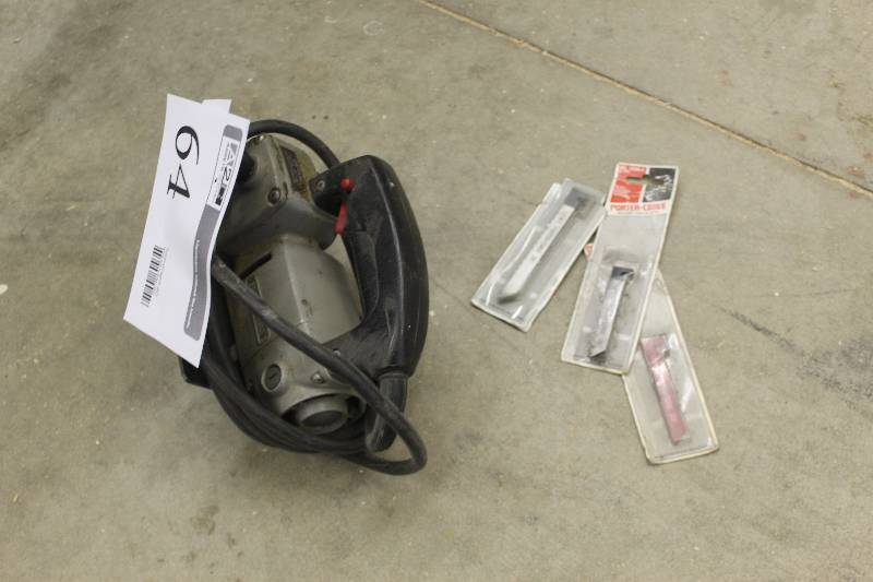 lot 64 image: Porter-Cable Variable Speed Bayonet Saw w Saw Bits