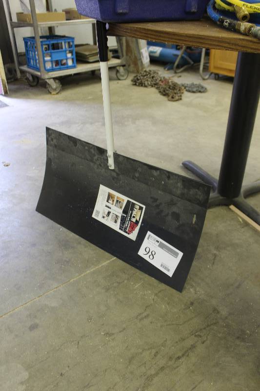 lot 98 image: Paintin Pal Heavy Duty Plastic Spray Shield & Trim Guide
