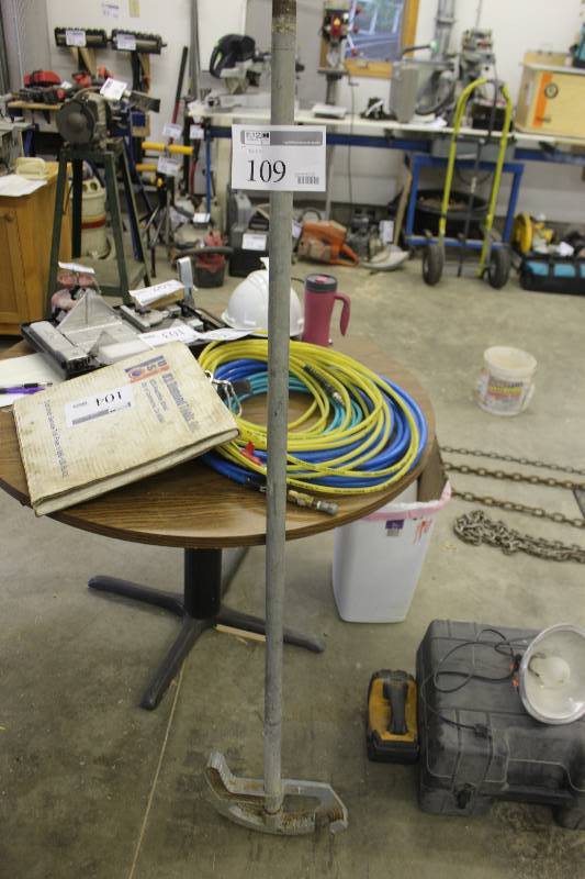 lot 109 image: 1 Inch Rigid Conduit Bender