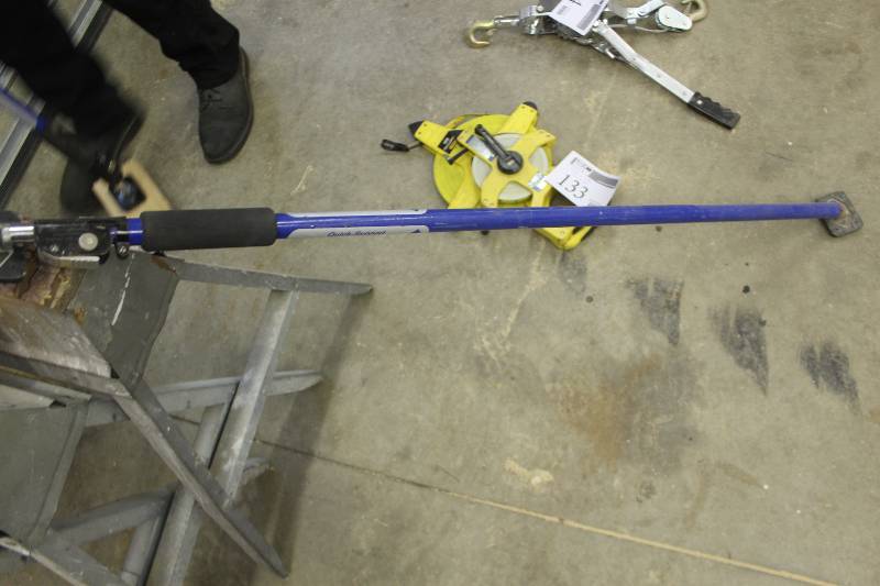 lot 132 image: Adjustable Quick Support