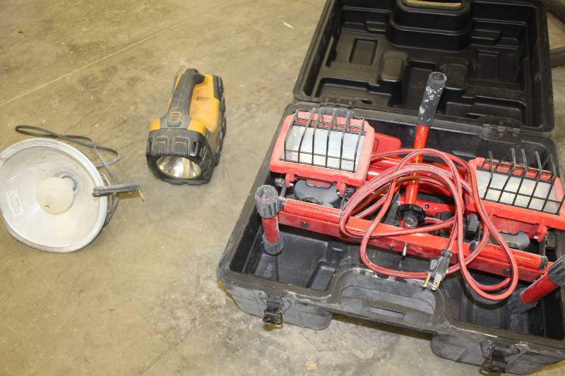 lot 146 image: Lights - Shop Lights w Tripod Stand, Single Bulb Light, Flashlight