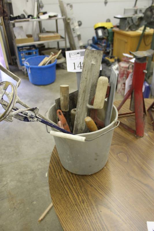 lot 149 image: Bucket Lot of Cement Tools