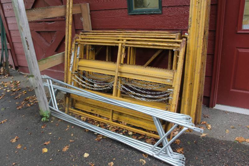 lot 24 image: Biljax 10-Piece Scaffolding