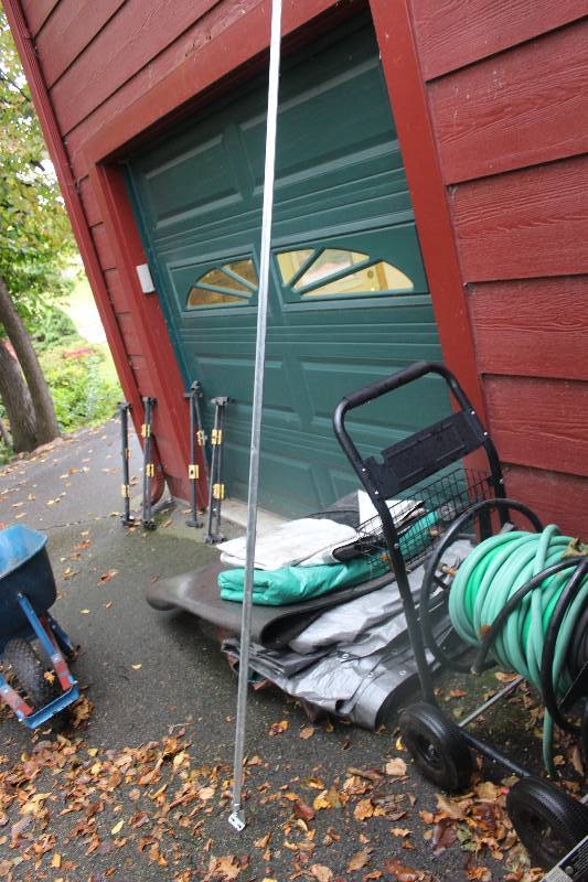 lot 30 image: 10 Foot Adjustable Wall Braces
