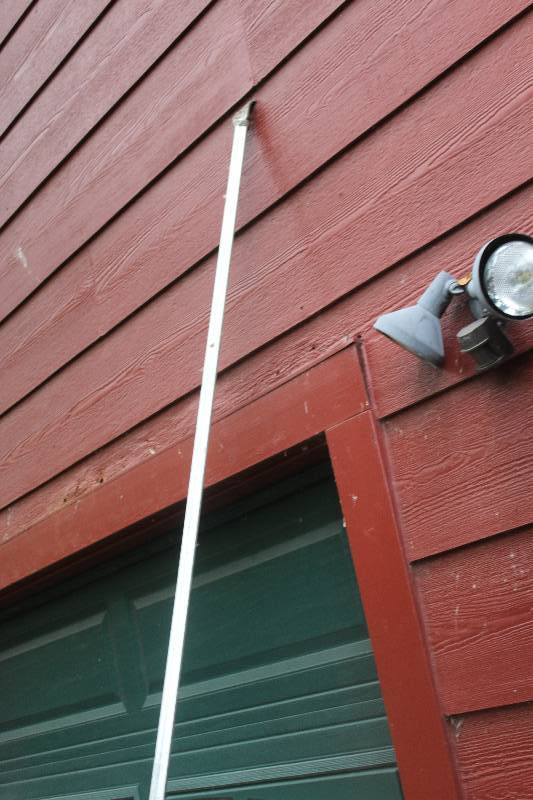 lot 35 image: 10 Foot Adjustable Wall Braces