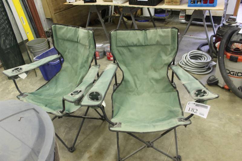 lot 182 image: Lot of (2) Folding Lawn Chairs