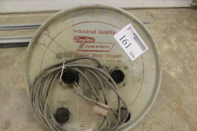 lot 161 image: Dayton Industrial Dual Motor Shop Vac Lid