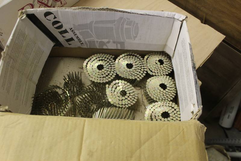 lot 164 image: Box Lot of (Approximately 9) 1-34in.x.120 Galvanized Roofing Nail Bundles