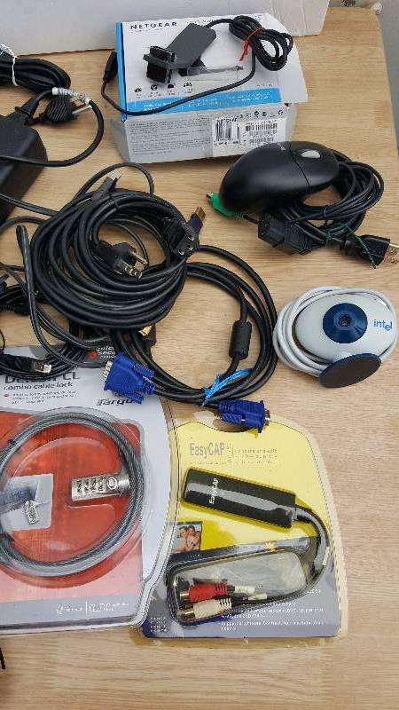 lot 52 image: Computer Program and Misc. Electronics