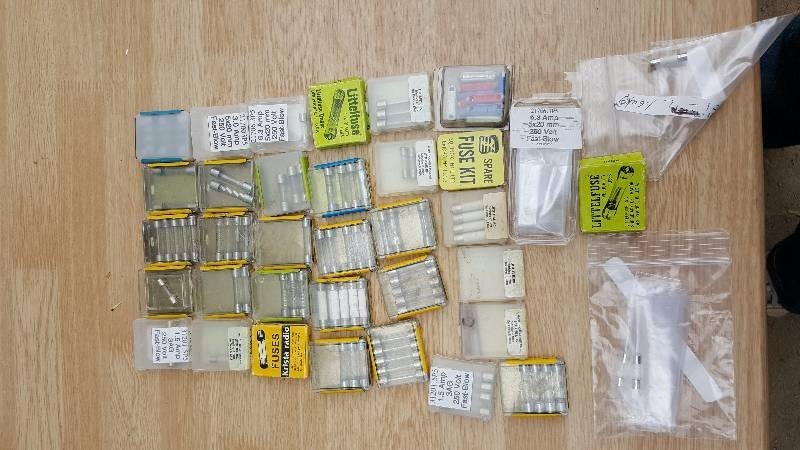 lot 29 image: Lot of Fuses