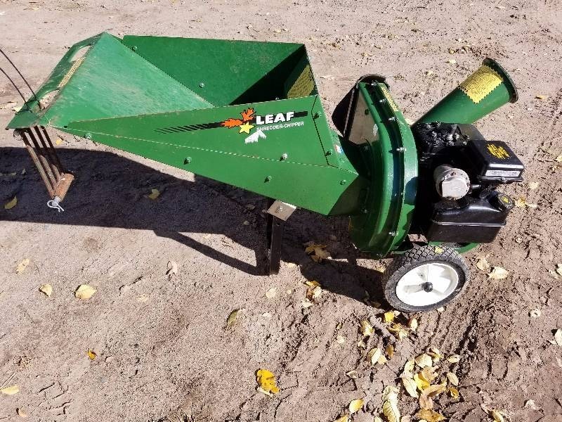 lot 55 image: Mighty Mac ShredderChipper - 5HP Briggs & Stratton
