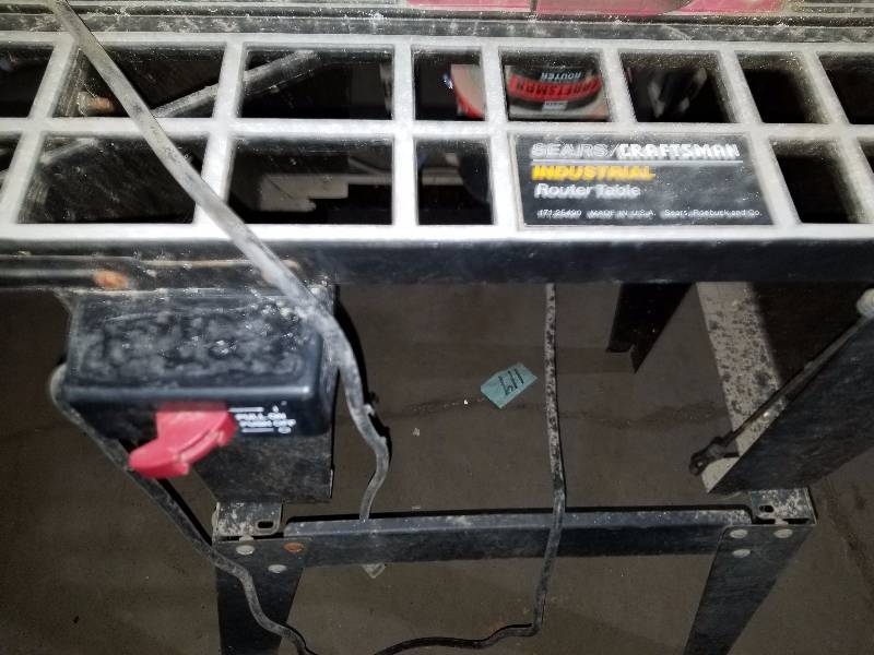 lot 21 image: craftsmansears Router table