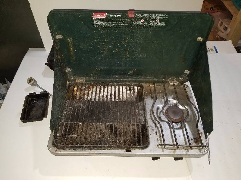 lot 42 image: Coleman Portable Propane Grill