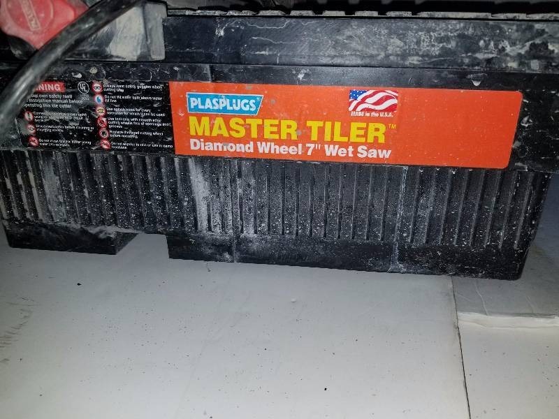lot 43 image: Tile Cutting Saw