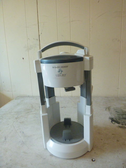 lot 9 image: Black & Decker Lids Off Automatic Jar Opener