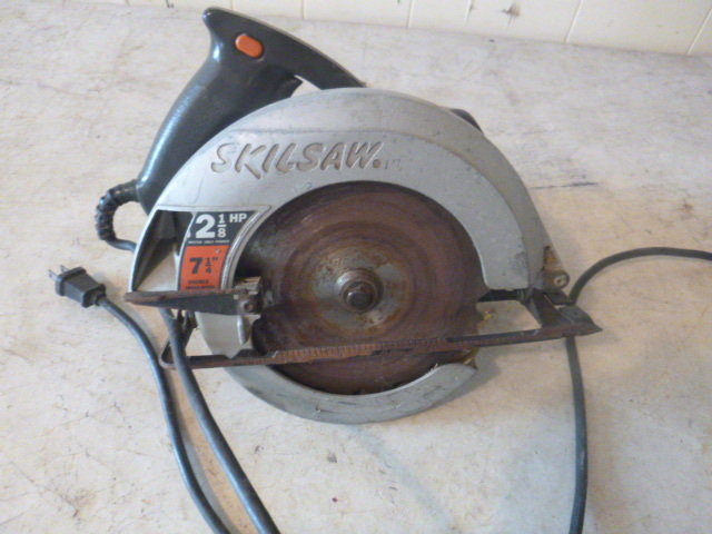 lot 16 image: Skilsaw 7 14 Circular Saw