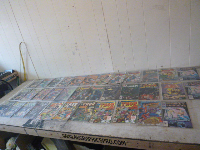 lot 17 image: Miscellaneous Comic Books
