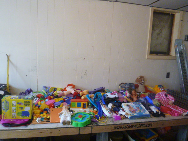 lot 25 image: Miscellaneous Toys