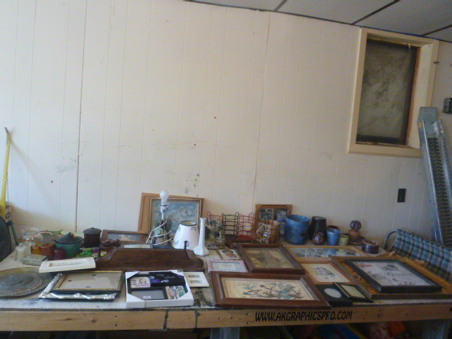lot 32 image: Miscellaneous Home Dcor