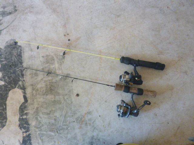 lot 39 image: 2 Ice Fishing Rods and Reels