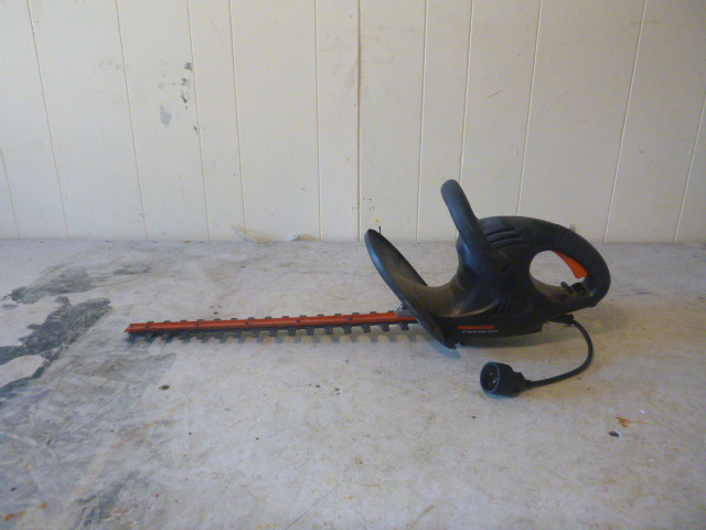 lot 47 image: Remington 18 Electric Hedge Trimmer