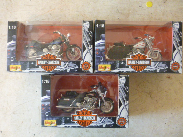 lot 71 image: 3 Maisto Harley-Davidson Motorcycles