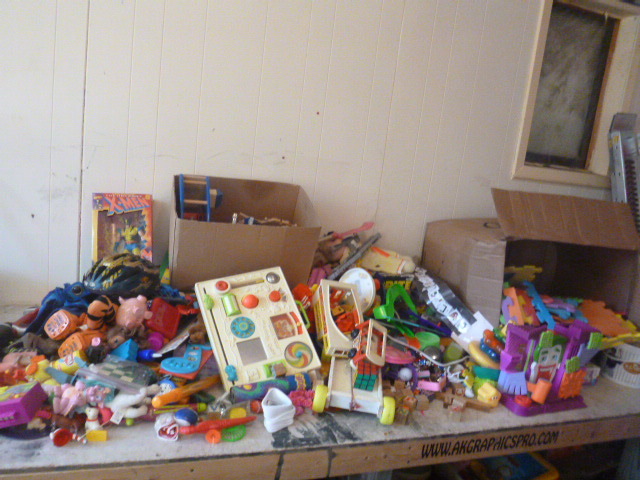 lot 72 image: Miscellaneous Toys
