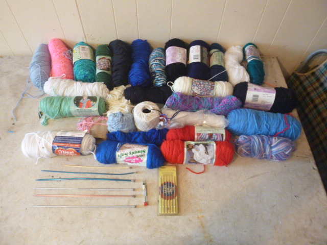 lot 75 image: Miscellaneous Yarn