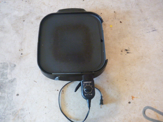 lot 79 image: Faberware Griddle