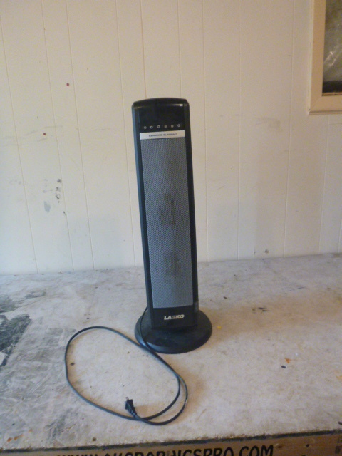 lot 85 image: Lasko Ceramic Heater