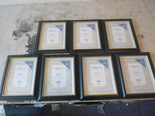 lot 88 image: 7 NEW Picture Frames