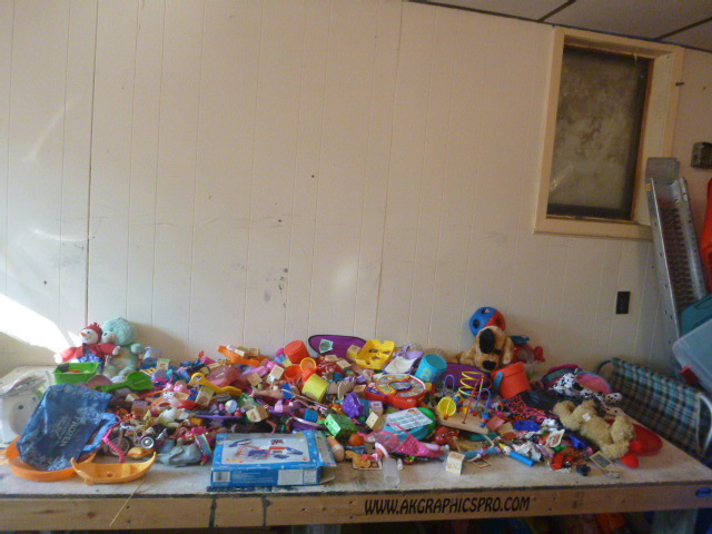 lot 90 image: Miscellaneous Toys