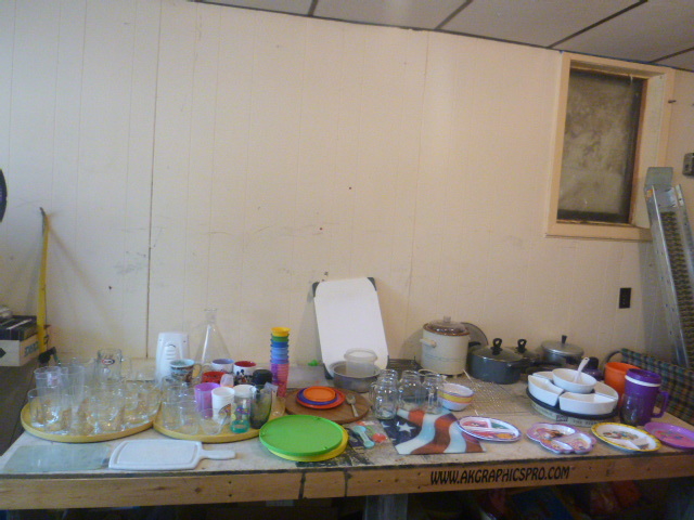 lot 103 image: Miscellaneous Kitchen Items